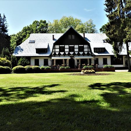 Dworek Osiecki Osieki  Kültér fotó